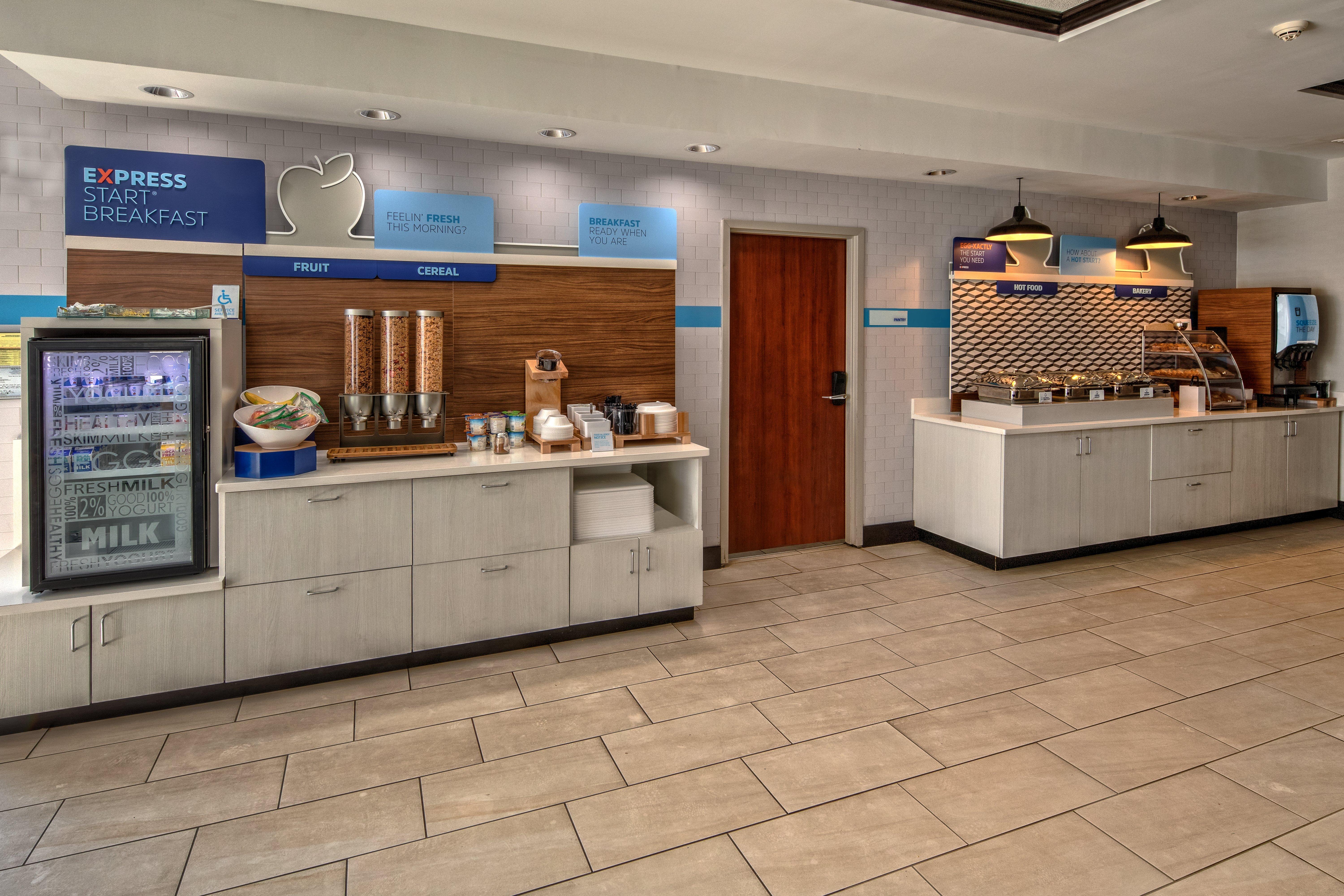 Holiday Inn Express & Suites Cookeville By Ihg Exterior photo